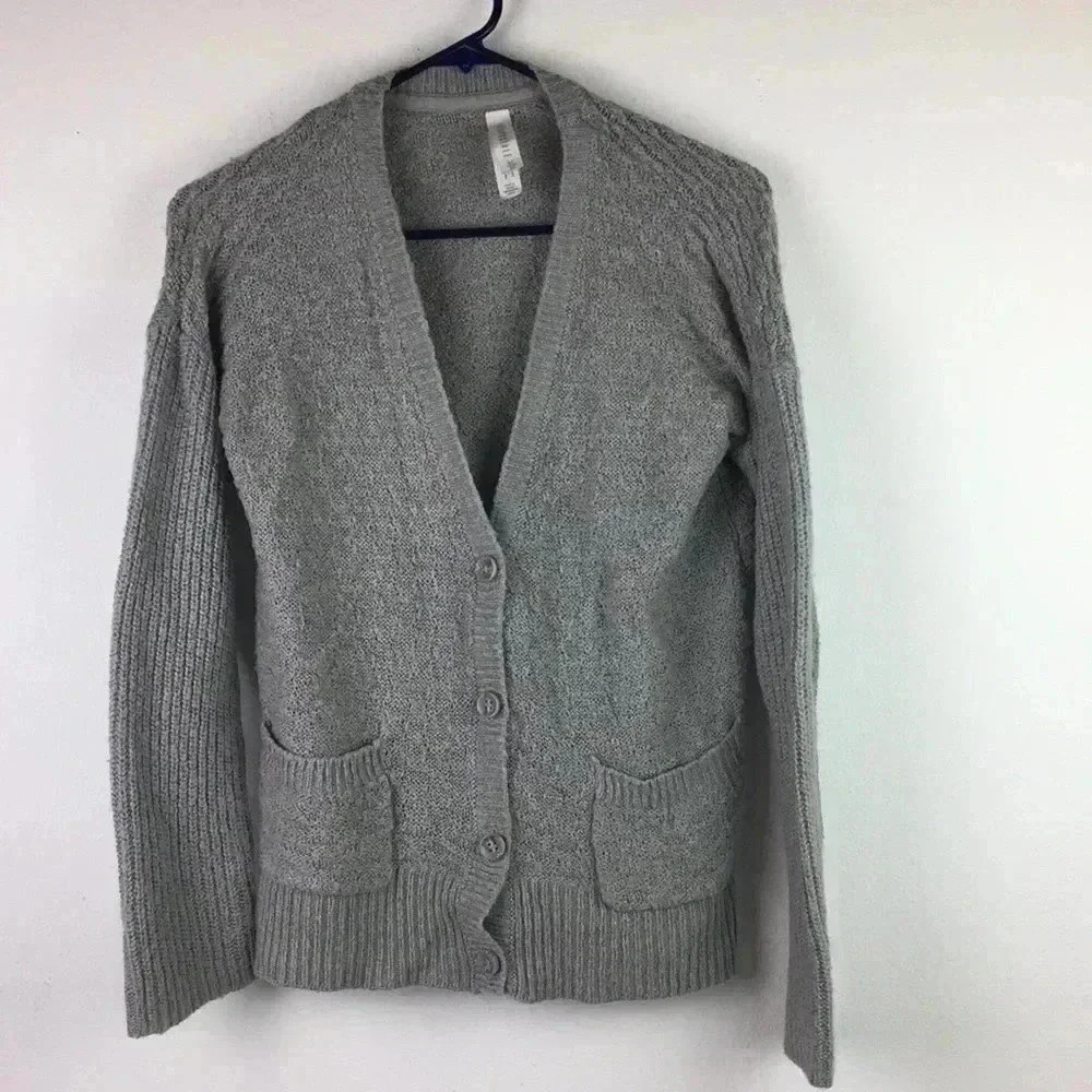 Aeropostale Cardigan Size Medium 100% Acrylic